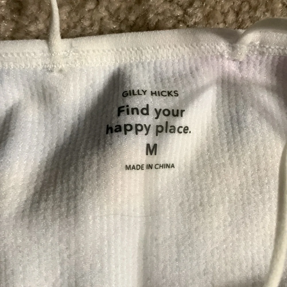 Gilly Hicks Find your happy place M tank NWT - Picture 3 of 3